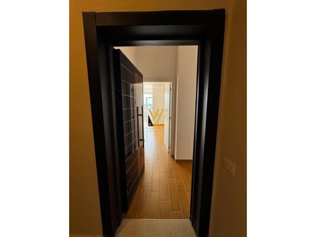 JEPET ZYRE 71 M2 ME QERA TE BULEVARDI I RI 60.000 LEKE 4