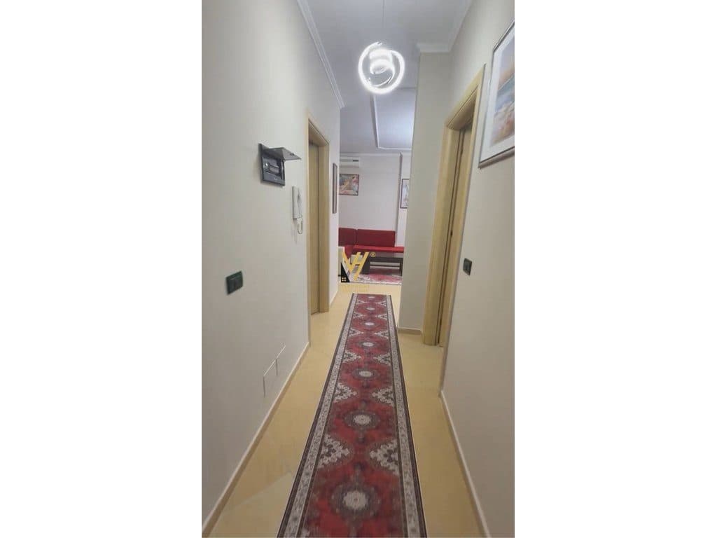JEPET APARTAMENT 2+1 ME QERA NE ASTIR 45.000 LEKE 3