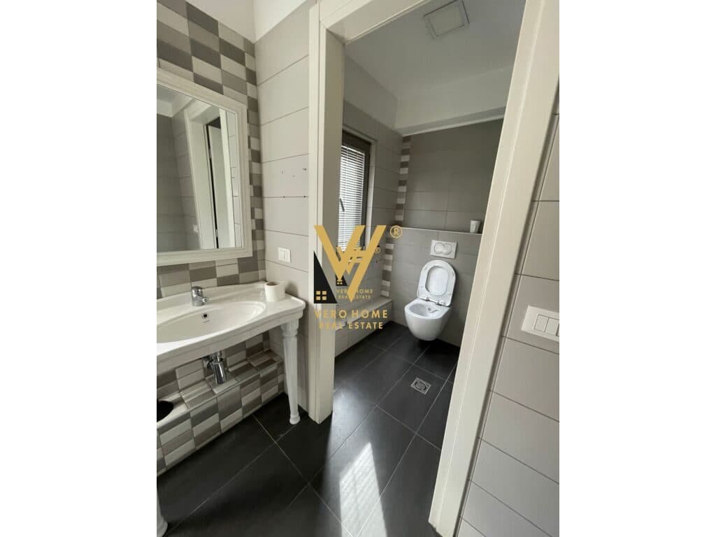 JEPET ZYRE 220 M2 ME QERA TE SELVIA 2.000 EURO 4