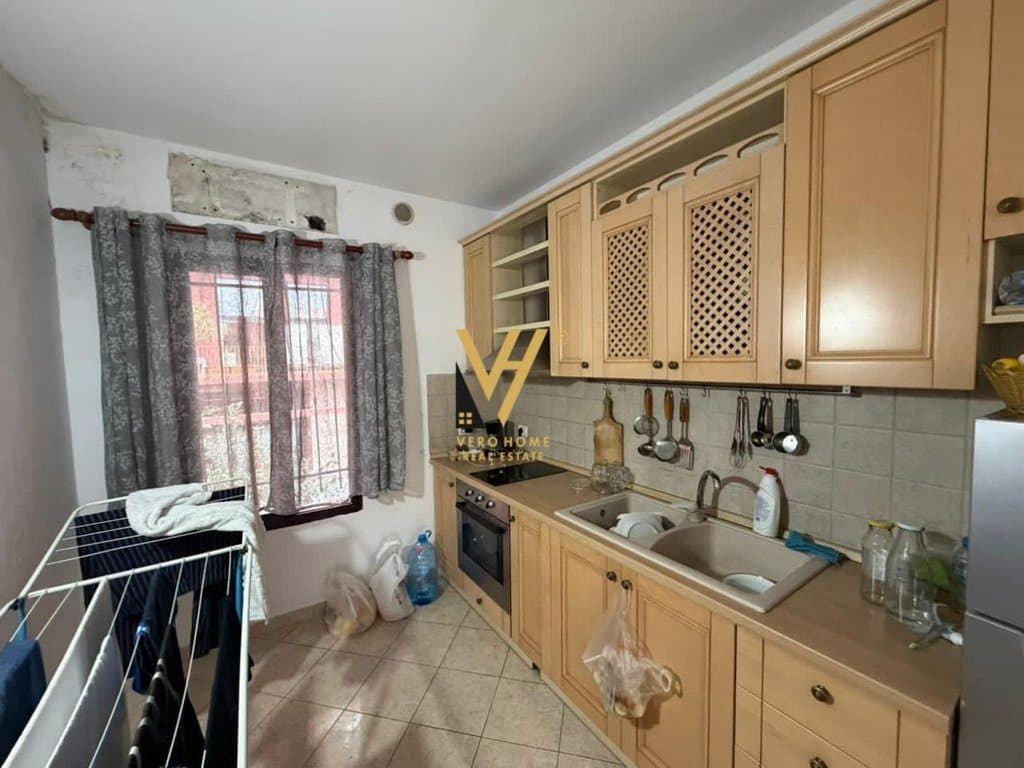 JEPET AMBIENT BIZNESI 80 M2 ME QIRA TE RRUGA E KAVAJES 60.000 LEKE 3