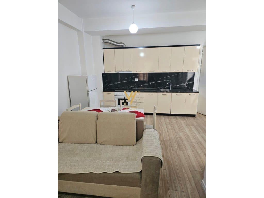 JEPET APARTAMENT 1+1 ME QERA TE ALI DEMI 55.000 LEKE