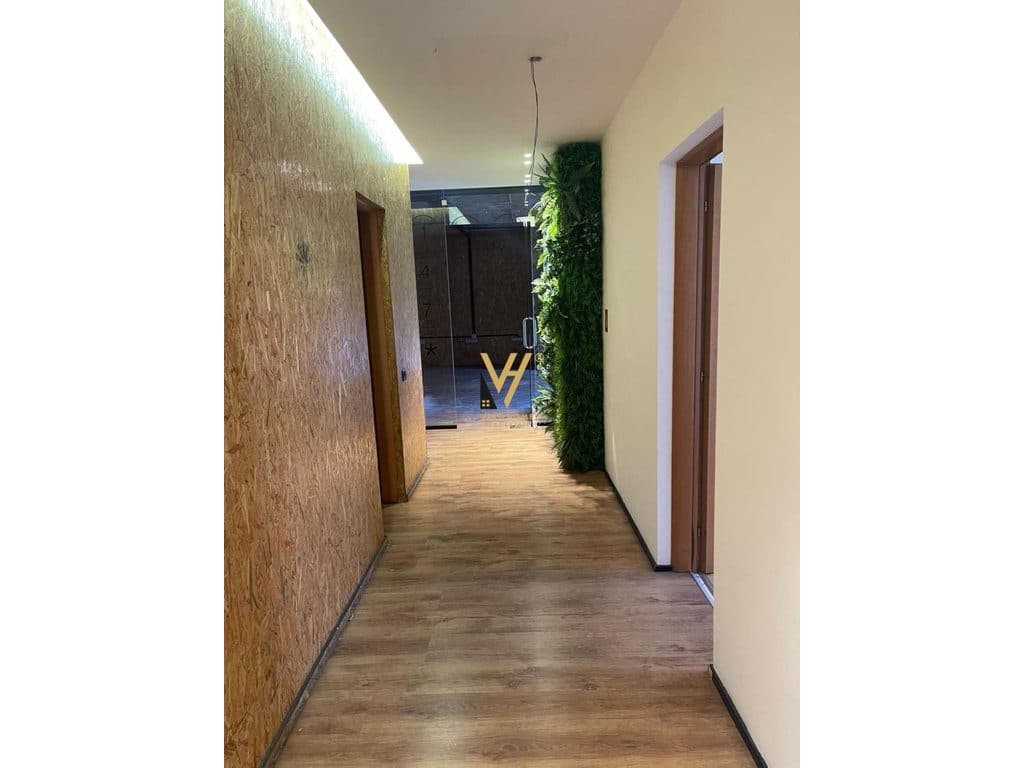 JEPET AMBIENT KOMERCIAL 220 M2 ME QERA NE MYSLYM SHYR 1.100 EURO 2