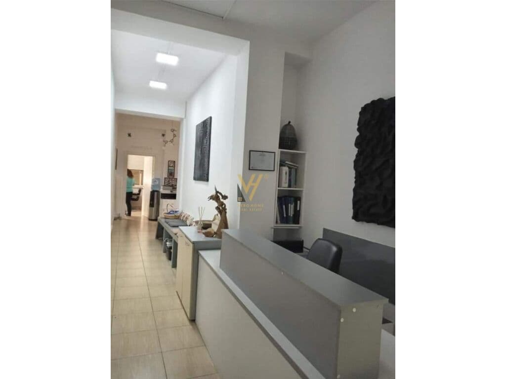 Jepet zyre me qera te Blloku 150 m2 4