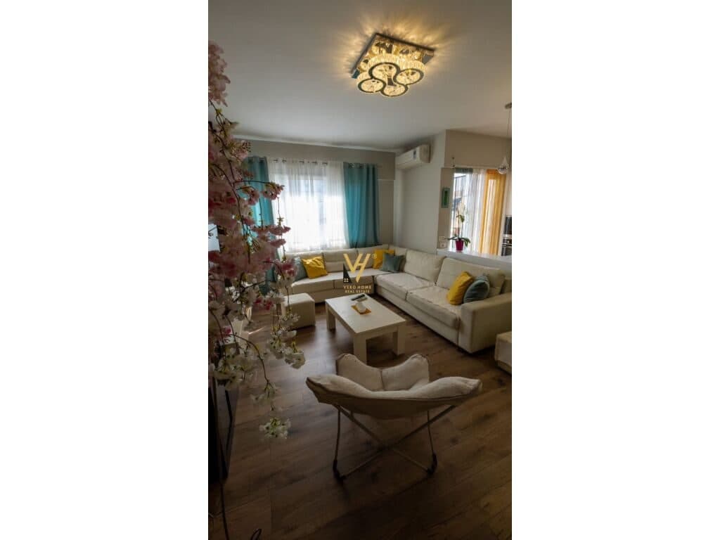 Jepet Apartament 2+1+2 me qera te Qendra Kristal 110 m2 2