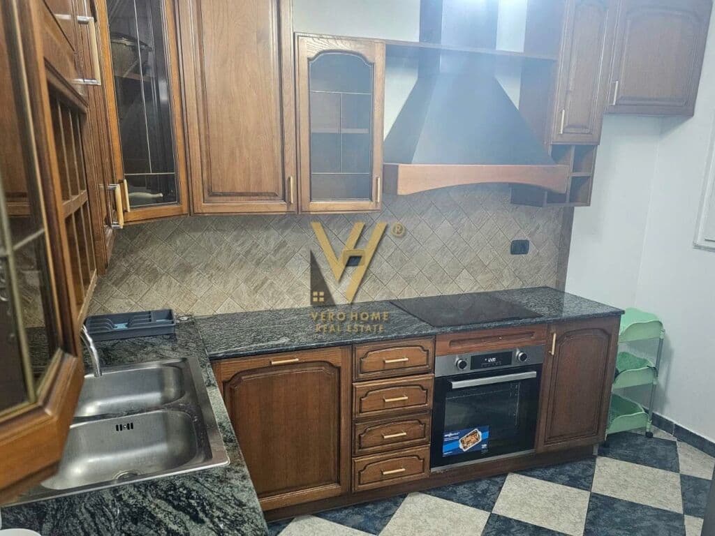 Jepet Apartament 2+1 me qera te Rruga Sulejman Pasha 94 m2 2