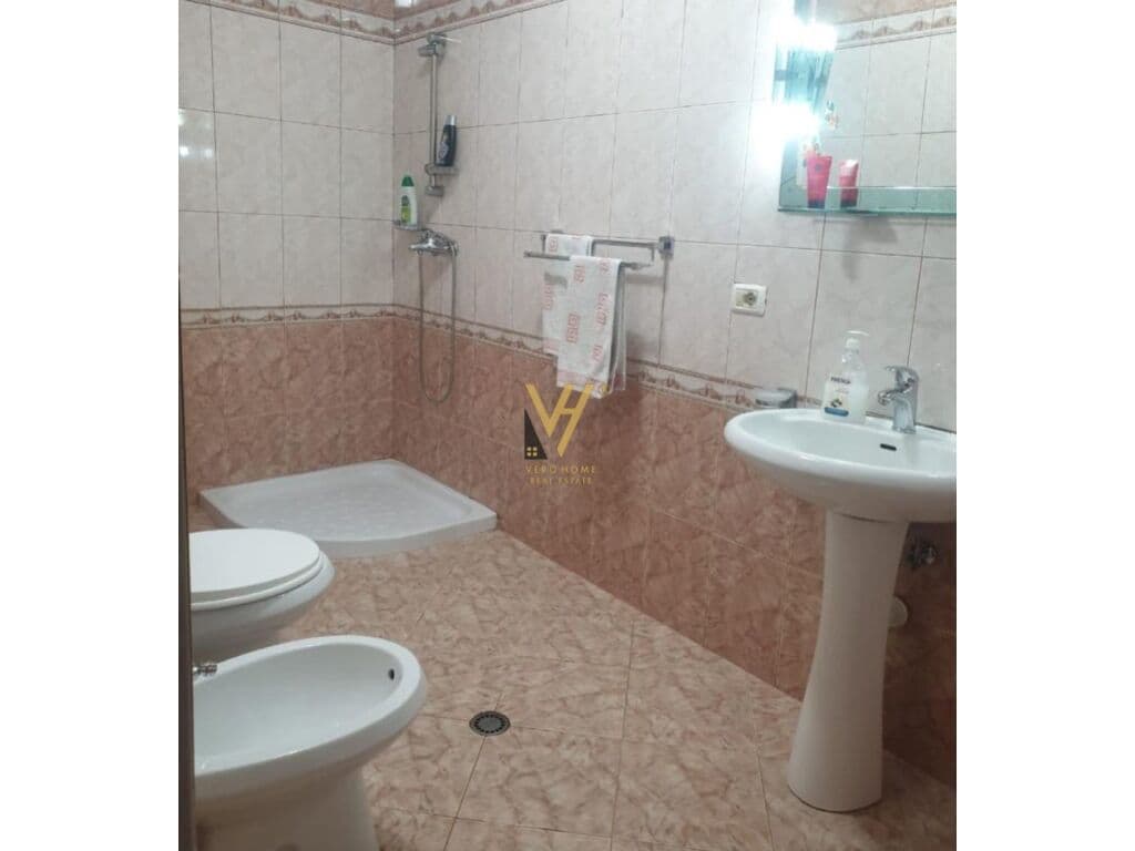 Jepet Apartament 2+1 me qera te Rruga e Durrsit 90 m2 3