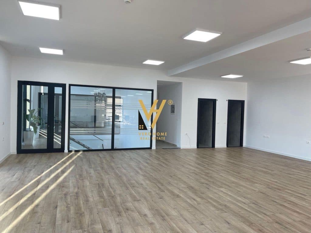 JEPET AMBIENT BIZNESI 200 M2 ME QERA TE TOP CHANEL,KASHAR 1.150 EURO 3