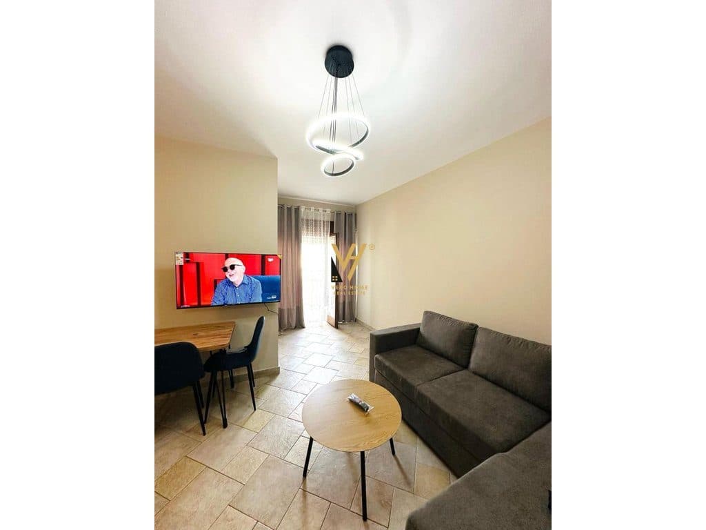 JEPET APARTAMENT 1+1 ME QIRA NE QENDER 600 EURO