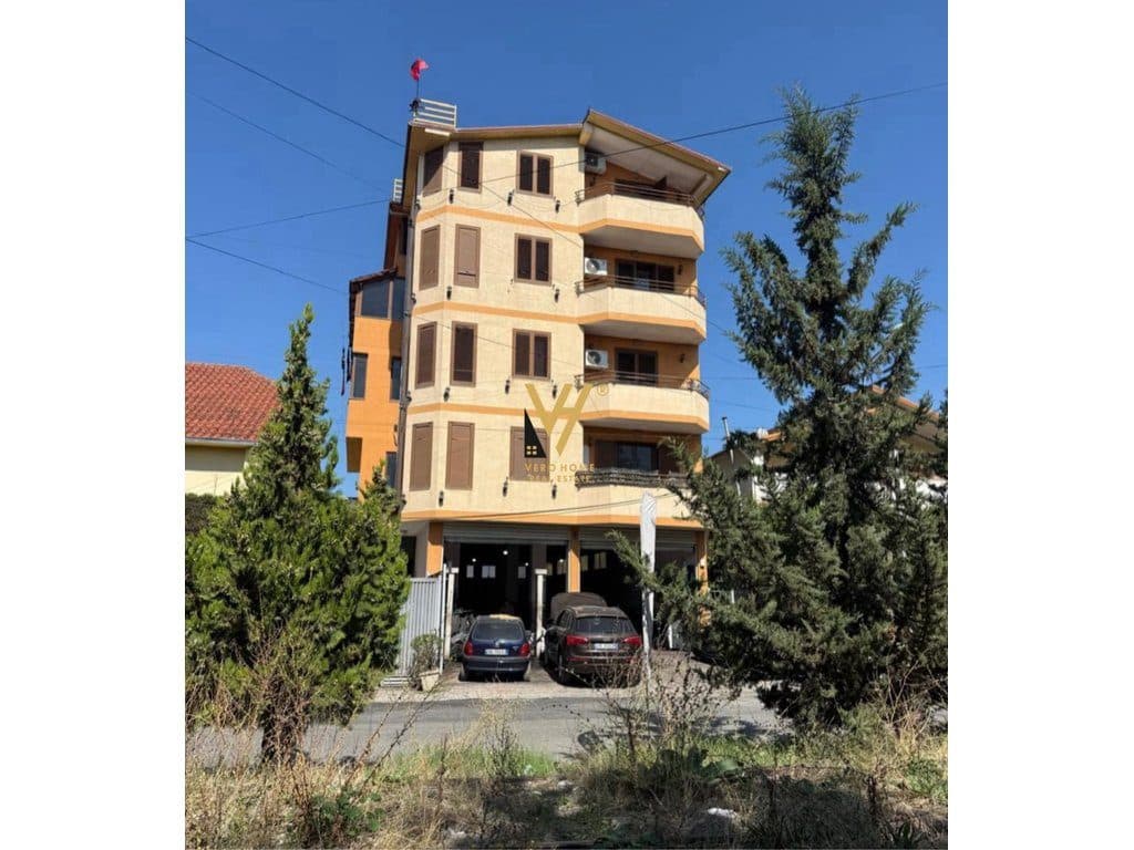 JEPET AMBIENT BIZNESI 1.350 M2 ME QERA TE SHESHI SHQIPONJA 10.000 EURO