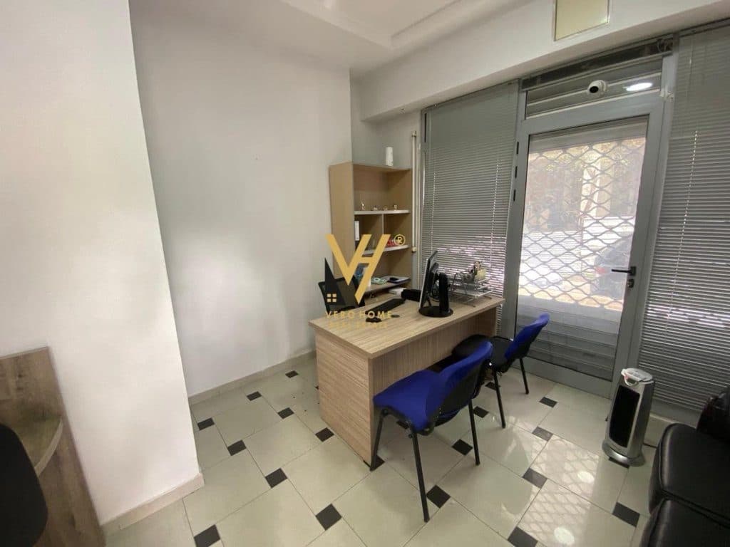JEPET ZYRE 17 M2 ME QIRA TE RR.HAXHI HYSEN DALLIU 40.000 LEKE 2