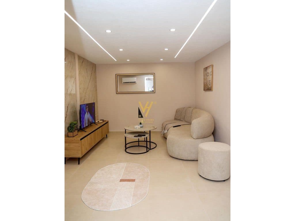 JEPET SHTEPI 2 KATSHE PRIVATE ME QIRA NE QENDER 1.300 EURO