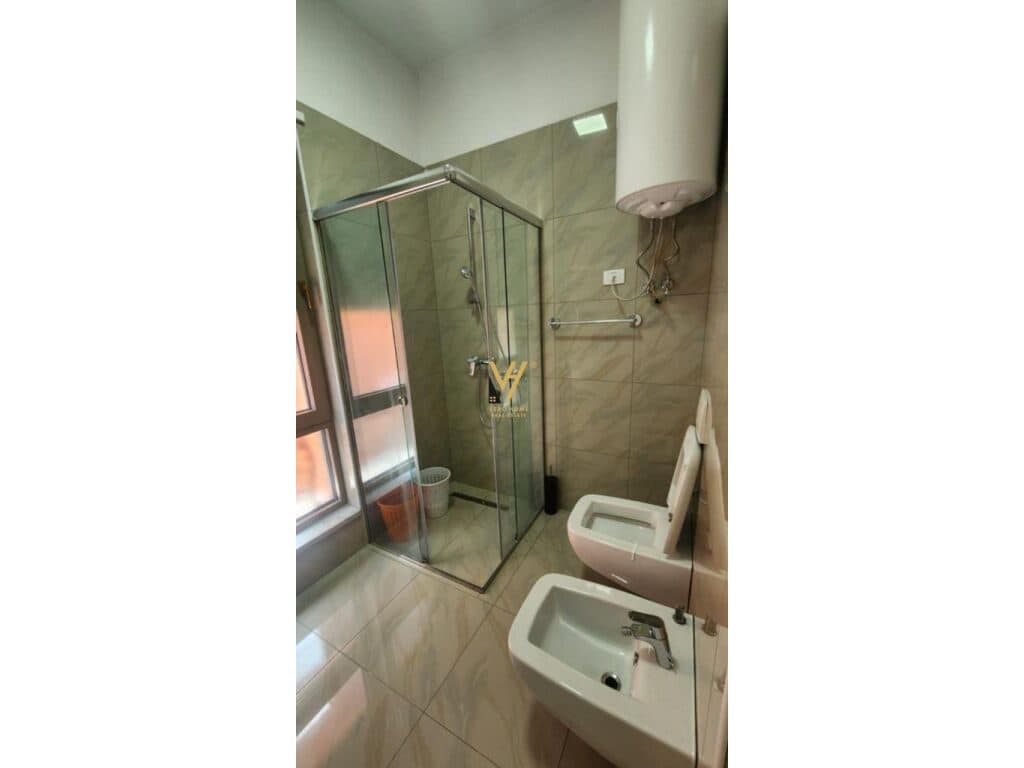Shitet Apartament 2+1+2 te Kompleksi Deliorgji 126 m2 2