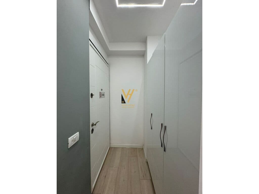 Shitet Apartament 2+1+ballkon te Ish Ekspozita Sot 80 m2 4