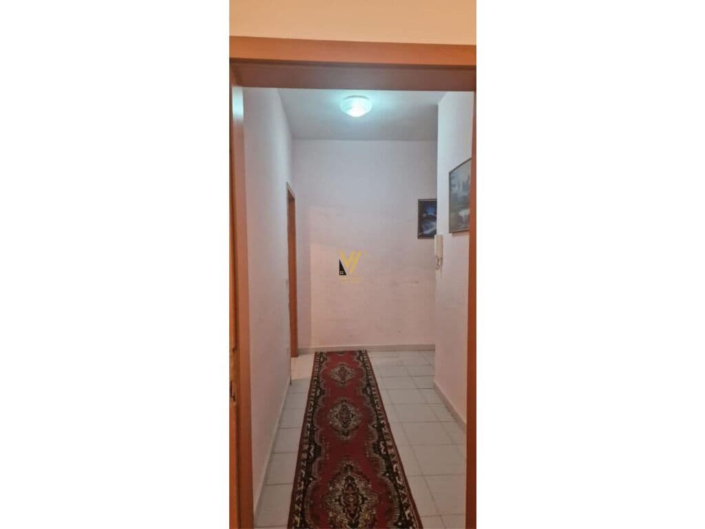 Shitet apartament 1+1 te Rruga Myslym Shyri 65 m2 2