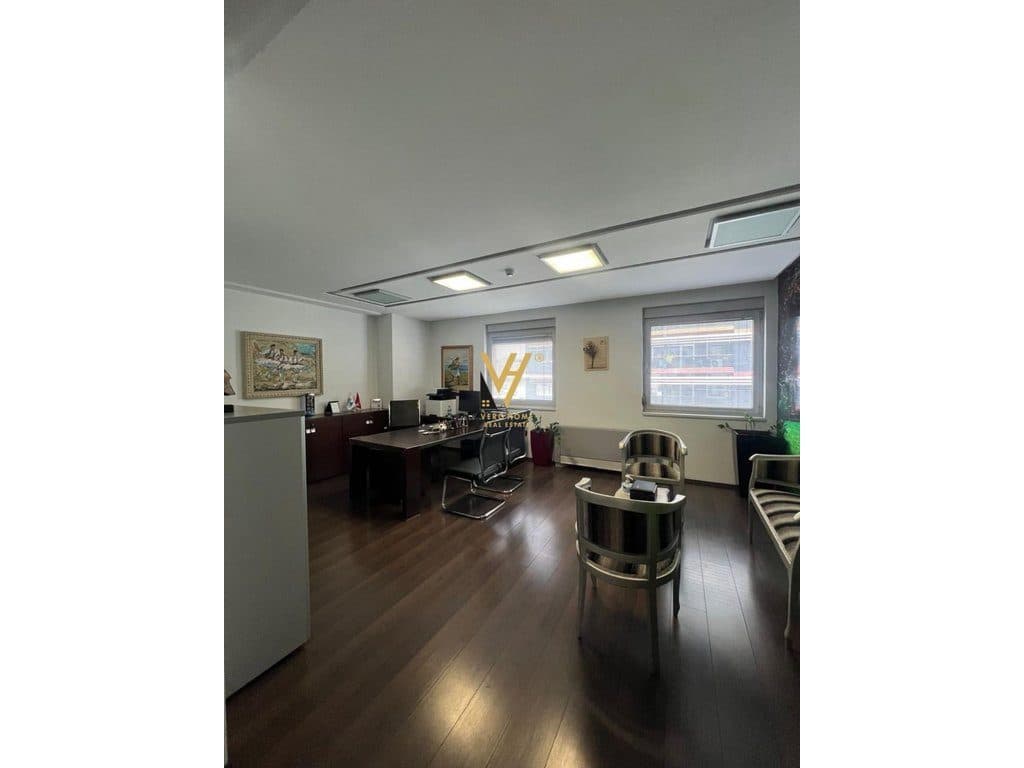 JEPET ZYRE 116 M2 ME QIRA NE BLLOK 2.000 EURO 4