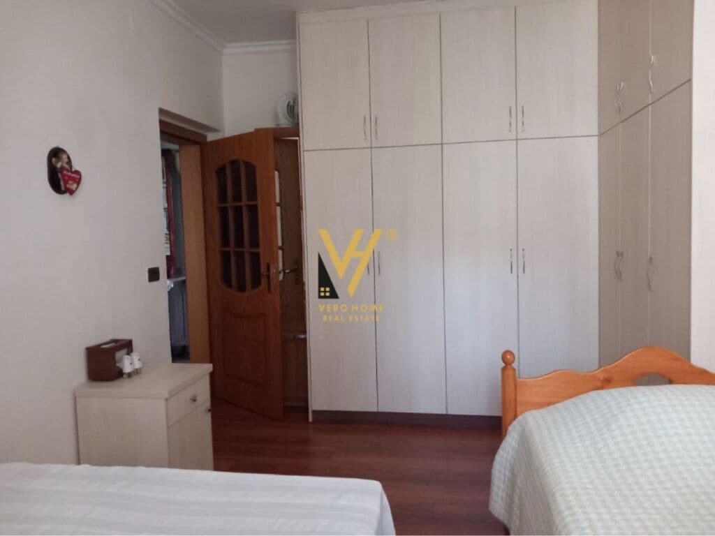Shitet Apartament Duplex te Vasil Shanto 157 m2 3