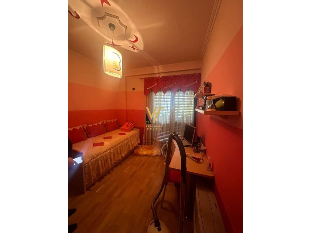 Shitet Apartament 3+1+3+ballkon te Rruga Lidhja e Prizrenit , Bllok 202 m2 3
