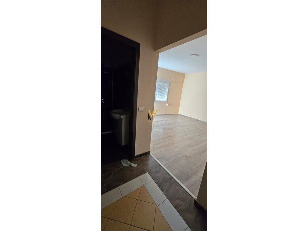 JEPET ZYRE 1+1 ME QERA, MYSLYM SHYR 550 EURO 4