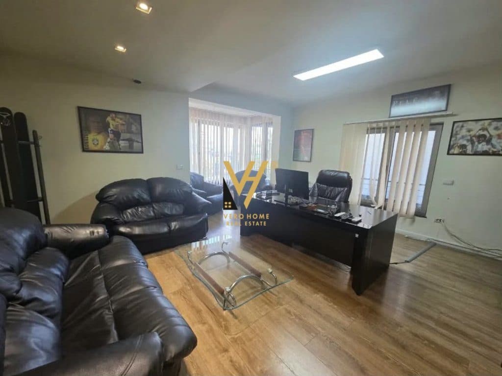 JEPET AMBIENT BIZNESI 140 M2 ME QIRA TE RRUGA KOSOVAREVE 2.500 EURO