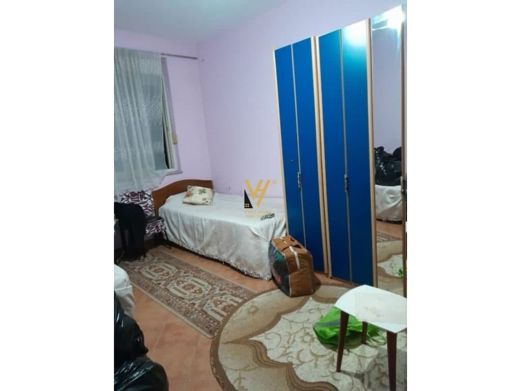 Shitet Apartament 1+1+ballkon te Unaza e Re 61 m2 2