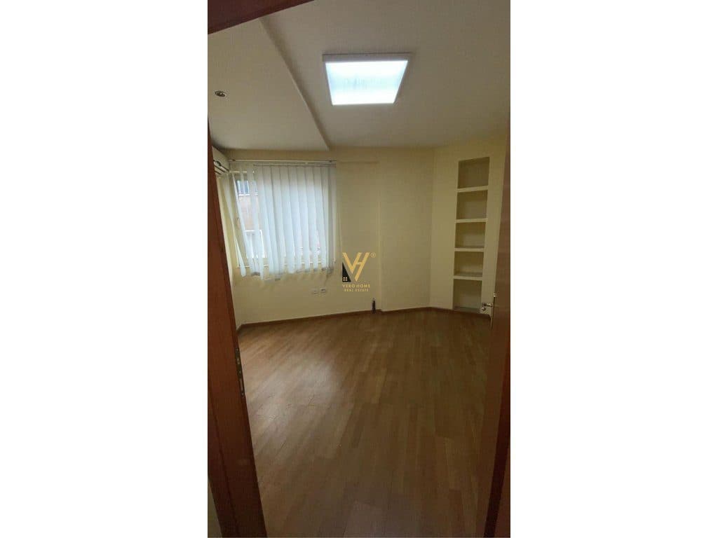 JEPET ZYRE 90 M2 ME QERA TE SHESHI SELVIA 600 EURO 3