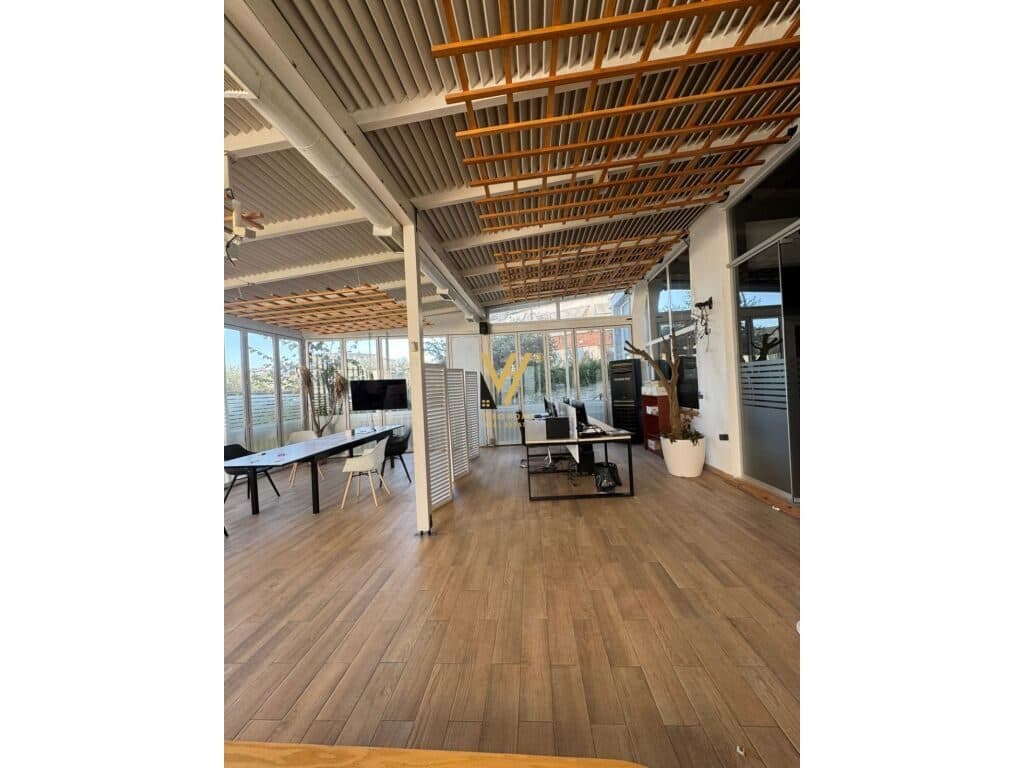 Jepet Zyre me qera te Kodra e Diellit 250 m2 3