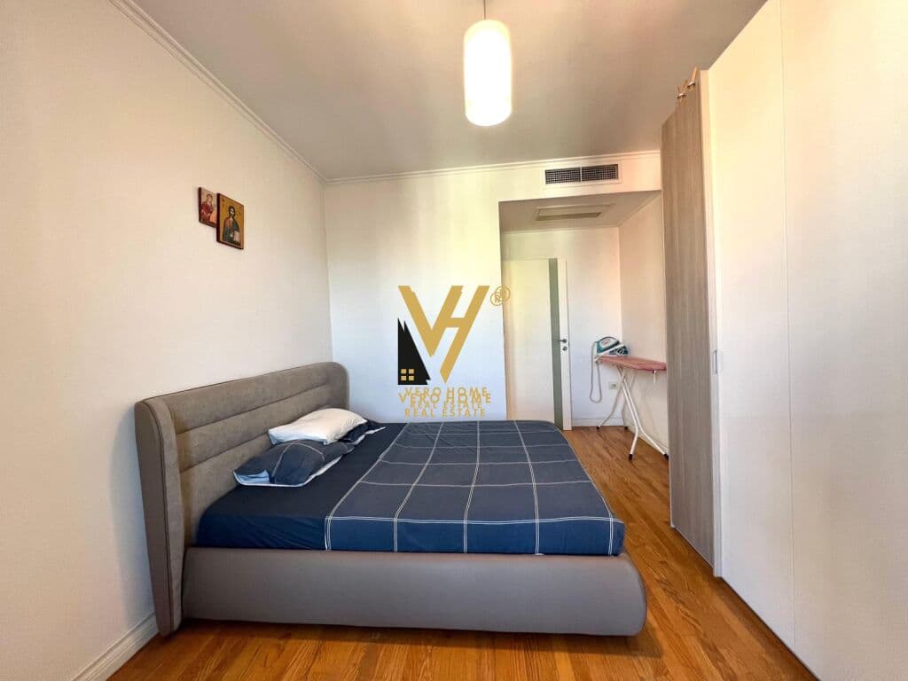 JEPET APARTAMENT 2+1+BLK ME QERA NE BLLOK 1.800 EURO 4