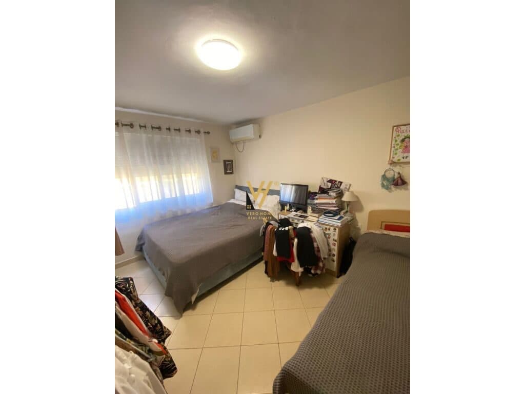 Shitet Apartament 1+1+ballkon ne Vasil Shanto 57 m2