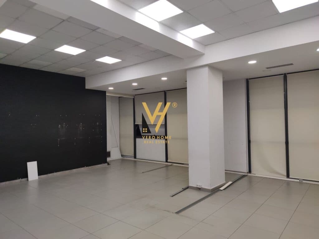 Jepet zyre me qera te Qendra Kristal Center 110 m2