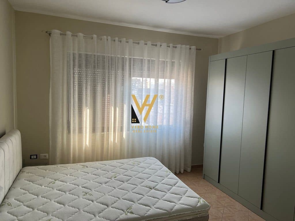 JEPET APARTAMENT 1+1+2BLK ME QIRA NE QENDER 60.000 LEKE 4