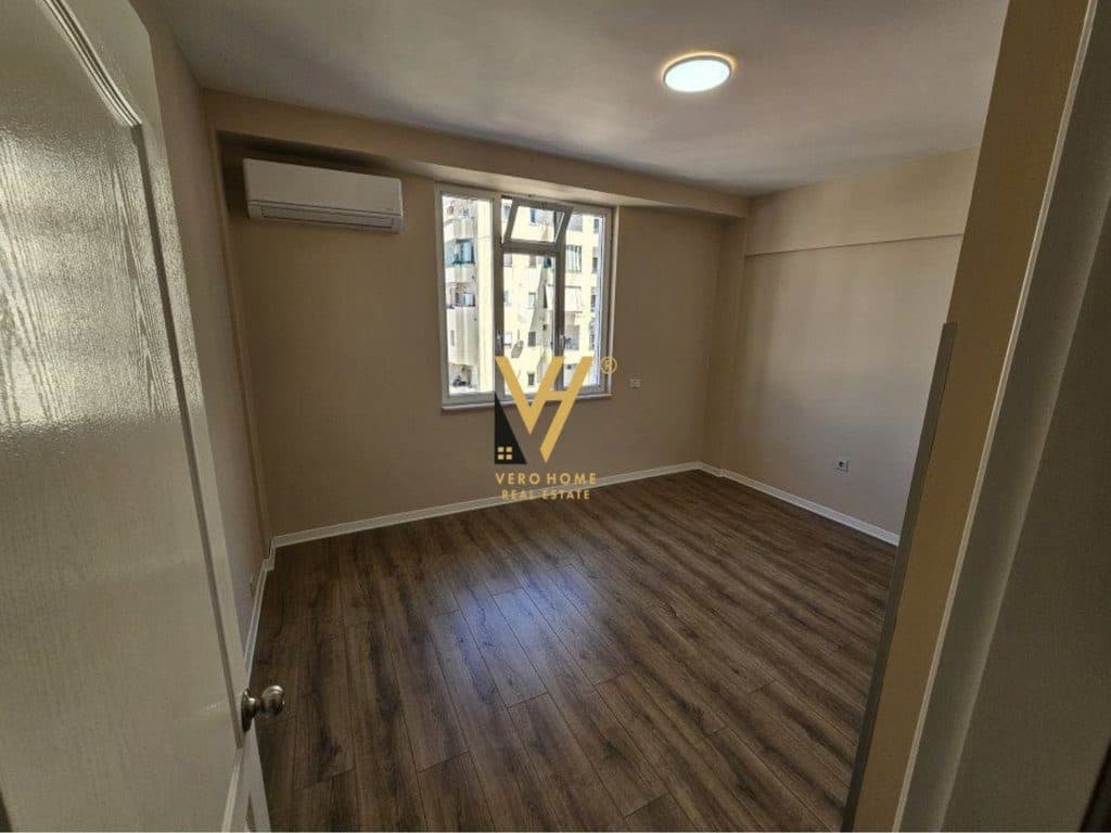 JEPET APARTAMENT DUPLEX 2+1+2 BLK ME QIRA NE QENDER 1.000 EURO 2