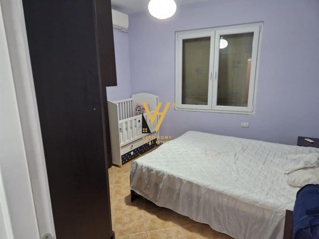 JEPET APARTAMENT 3+1+2 ME QERA TE ZOGU I ZI 800 EURO 4