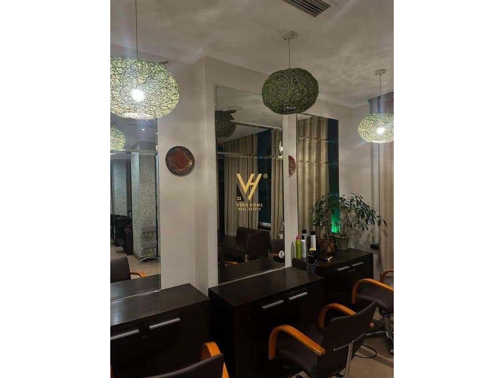 JEPET AMBIENT PARUKERIE ME QERA TE RRUGA E ELBASANIT 35.000 LEKE 2
