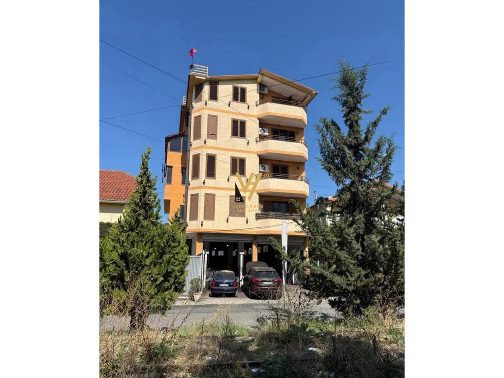 JEPET AMBIENT 300 M2 PER SERVIS ME QIRA TEK ISH DOGANA 1.500 EURO
