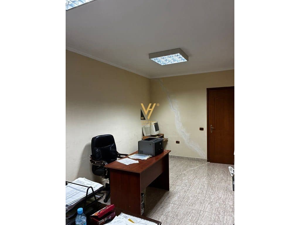SHITET AMBIENT 18 M2 TE MYSLYM SHYRI 100.000 EURO