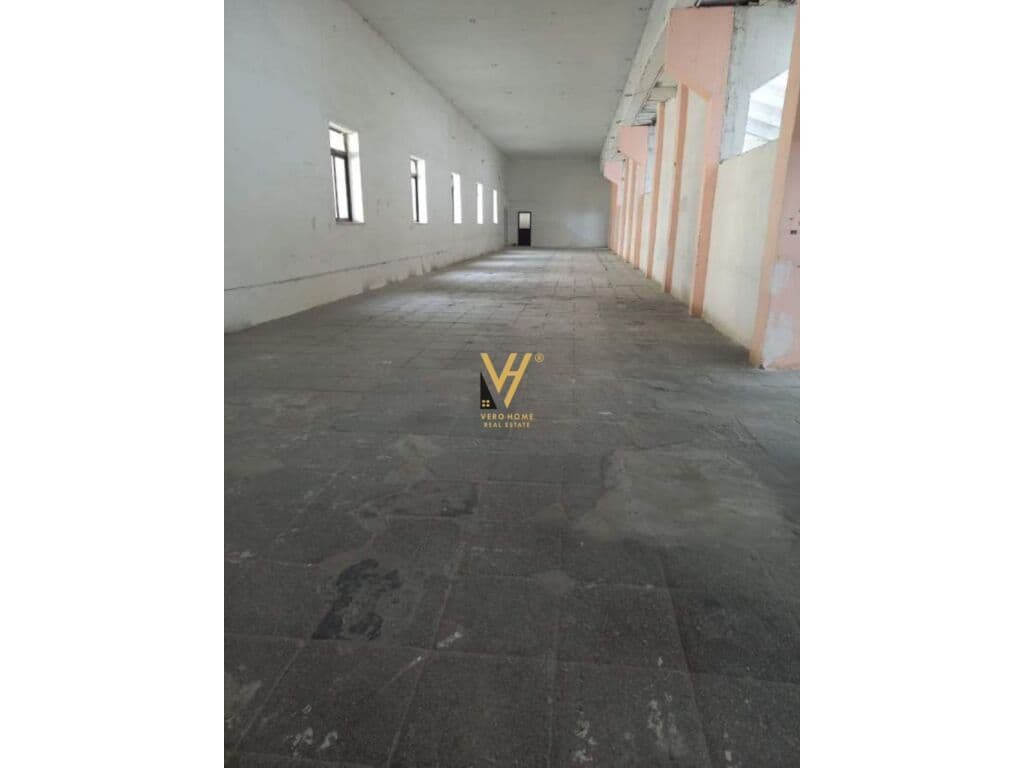 Jepet Magazine me qera ne Kombinat 250 m2