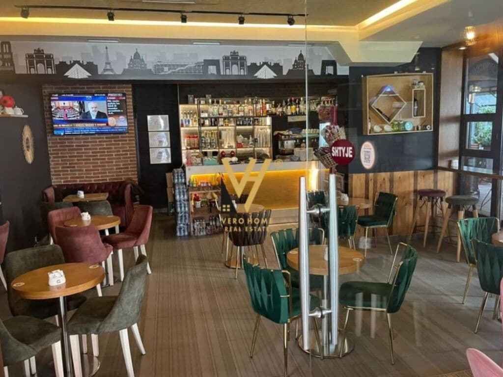 Shitet bar-lounge te Pallati me Shigjeta 70 m2 3