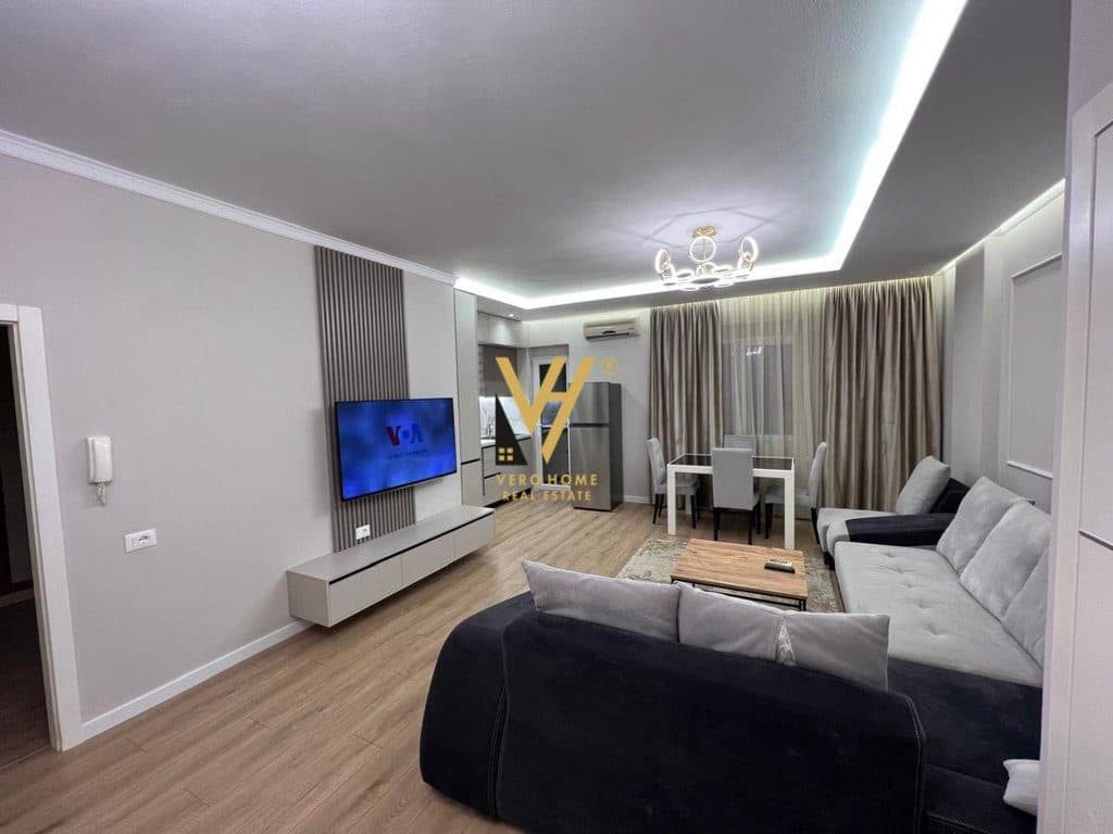 JEPET APARTAMENT 2+1 ME QERA TE KODRA E DIELLIT 1- 60.000 LEKE 2