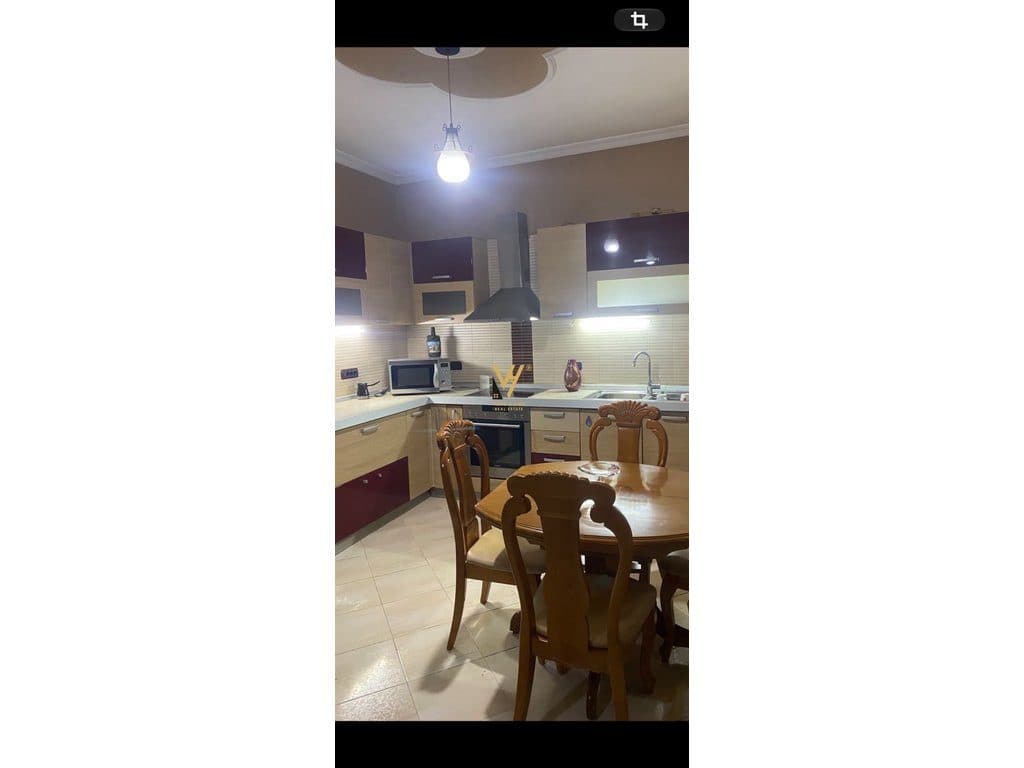 JEPET APARTAMENT 1+1 ME QIRA TE RRUGA E DIBRES 50.000 LEKE 2