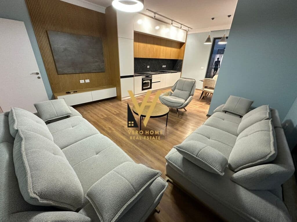 Jepet Apartament 2+1+2+post parkimi me qera te Pazari i Ri 125 m2 2