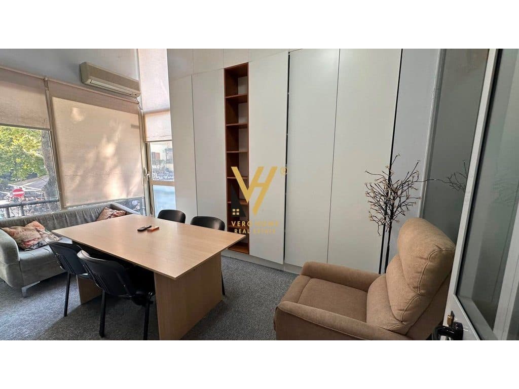 JEPET ZYRE 20 M2 ME QIRA TE MYSLYM SHYRI 450 EURO