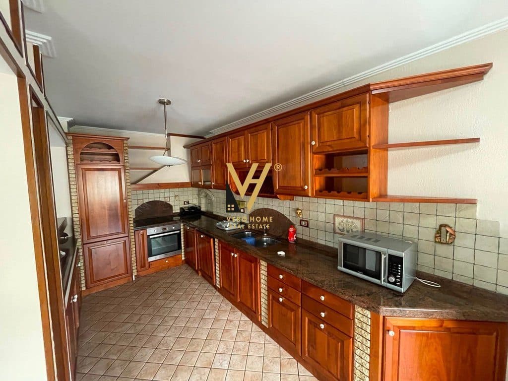 JEPET APARTAMENT 3+1+2+BLK ME QERA TEK KOMUNA E PARISIT 1.100 EURO 3