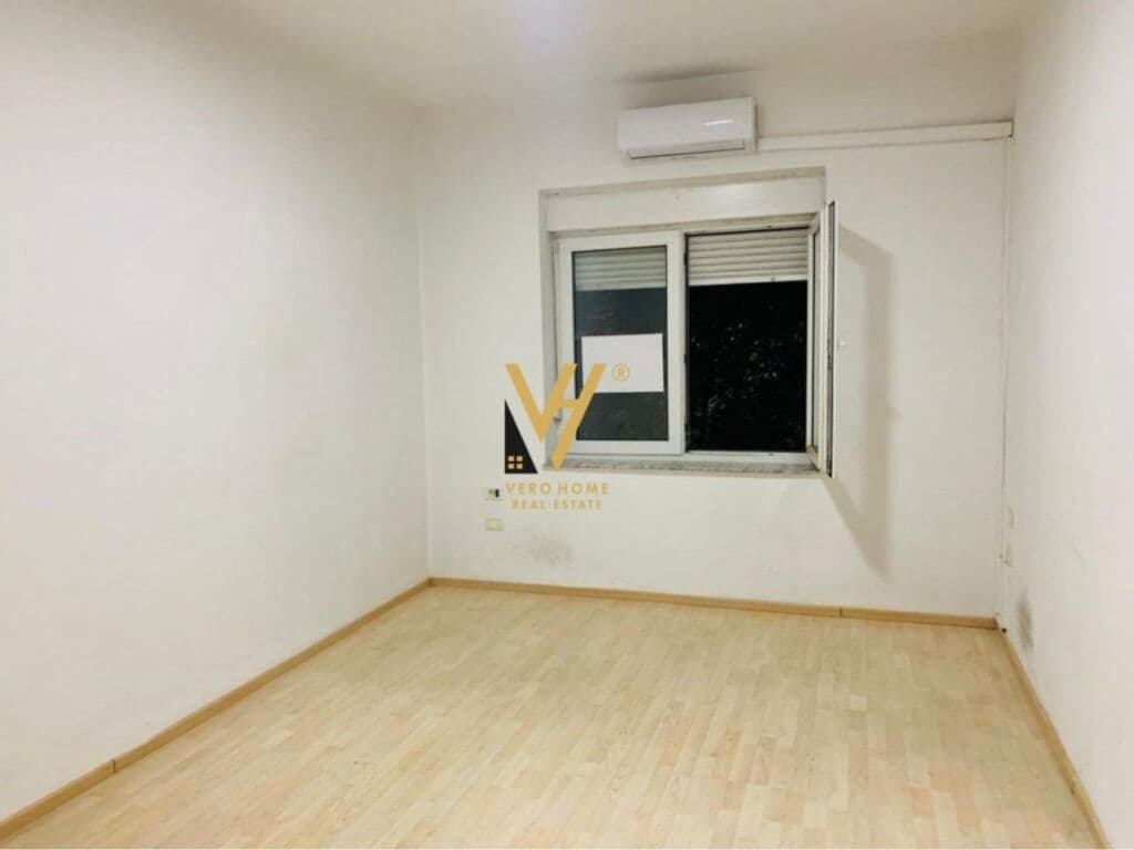 Jepet Apartament 3+1+2 me qera te Rruga e Durresit 140 m2 2