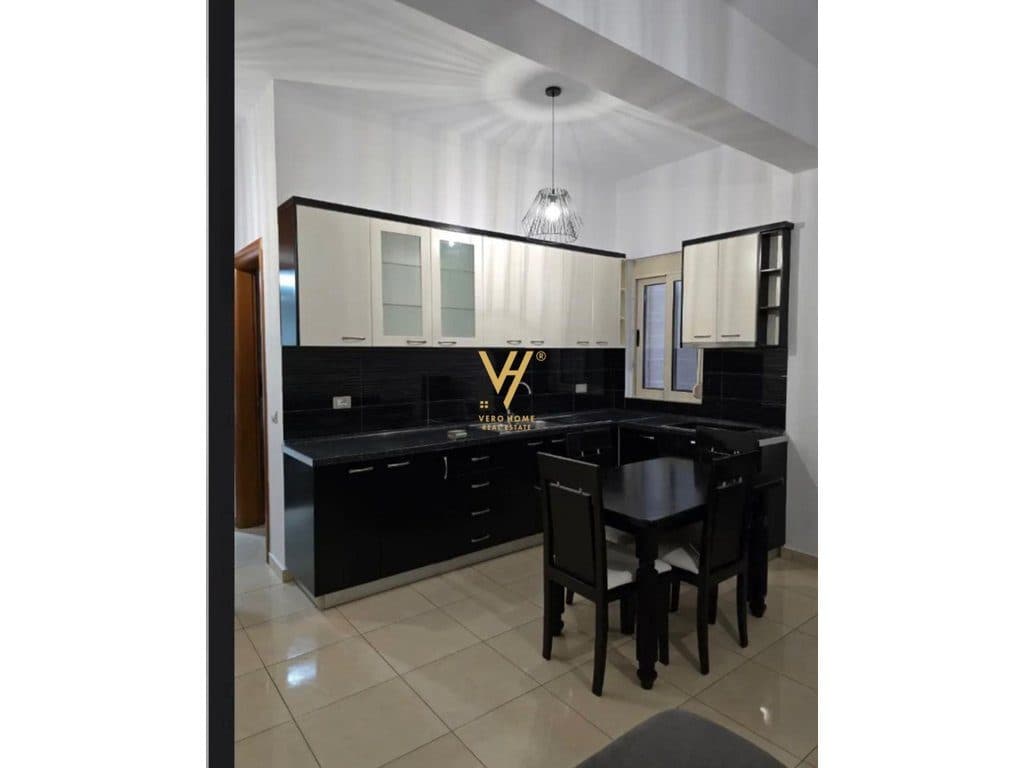 JEPET APARTAMENT 1+1+BLK ME QERA TE QYTET STUDENTI 450 EURO 3