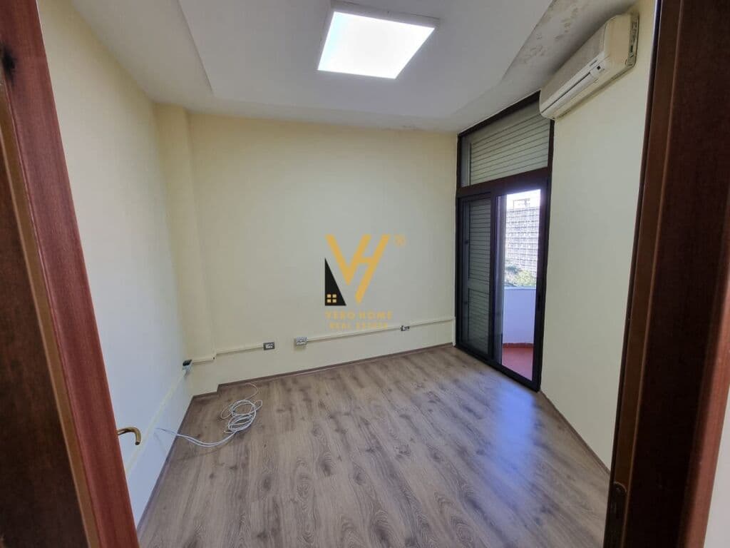 Jepet Zyre me qera te Blloku 120 m2 3