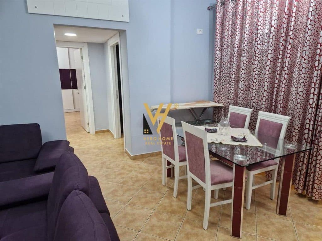 JEPET APARTAMENT 3+1+2 ME QERA TE ZOGU I ZI 800 EURO 2
