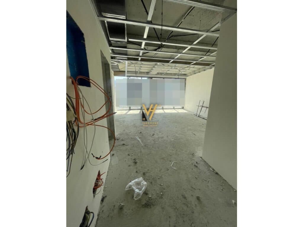 Shitet apartament 2+1+2 te Liqeni Artificial 1000 m2