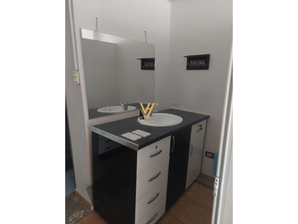 Jepet Zyre me qera te Ish Ministria e Jashtme 37 m2