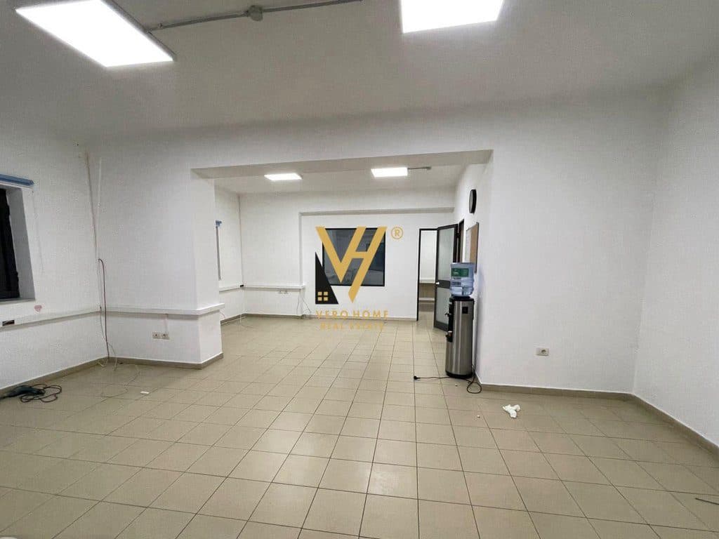 JEPET AMBIENT 140M2 ME QERA, TE PAZARI I RI 900 EURO 4