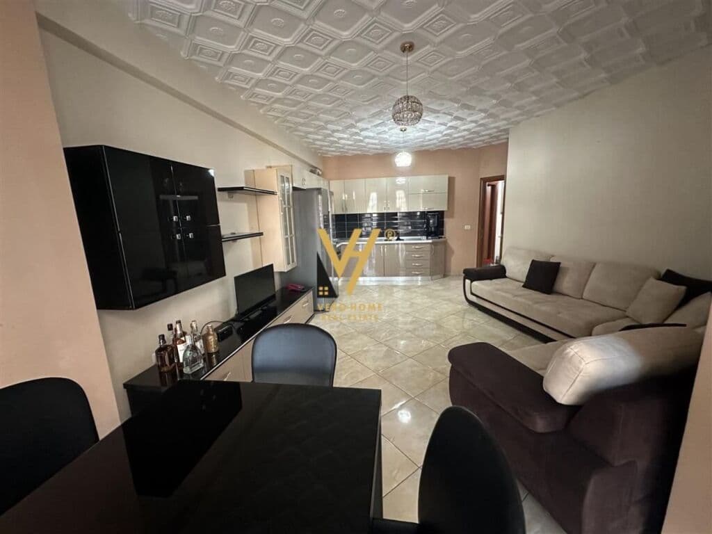 Shitet Apartament 2+1+2+ballkon te Unaza e Re 99 m2